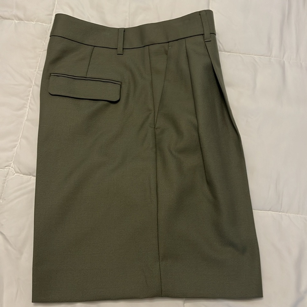 Banana Republic Olive Green Women's Bermuda shorts brand new with tags size 12 - Picture 3 of 11
